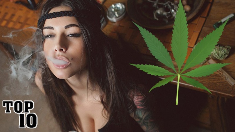 Julia Franz Hot Maxim