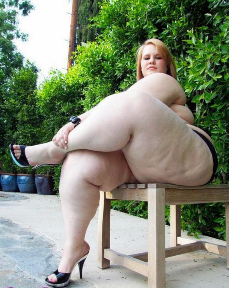 Naked women with thick legs