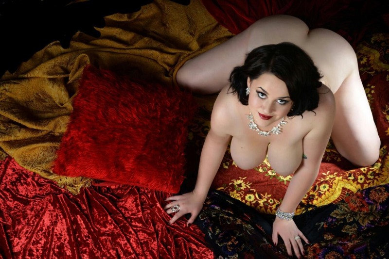 Naked full women retro