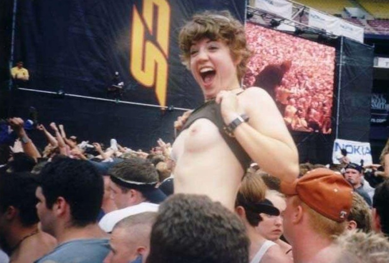 Showed boobs at the concert