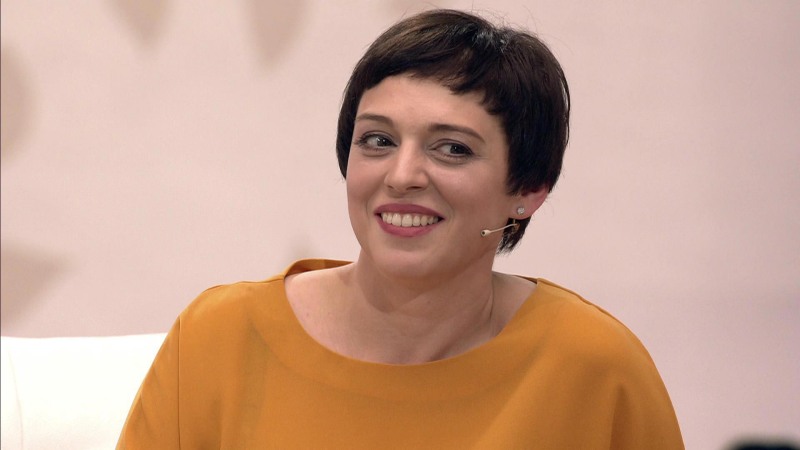 Maria Mashkova in linen