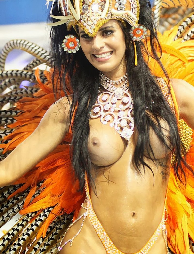 NAKED Vivian Castro. Carnival