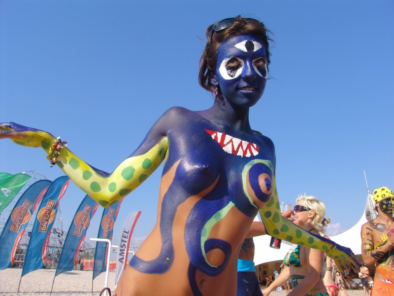 Bodiart on the female body