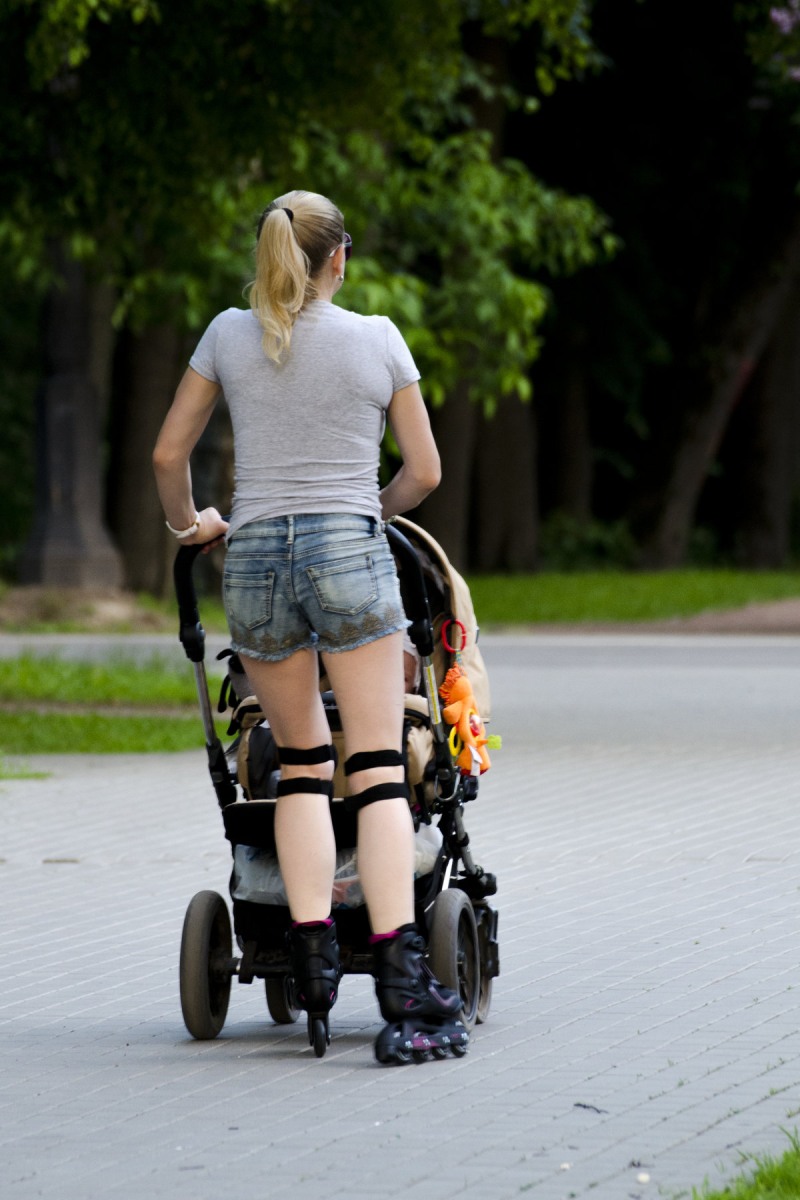 Young mothers without complexes