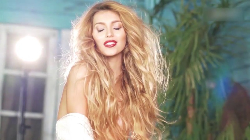 Regina Todorenko and Poor Eagle Tails