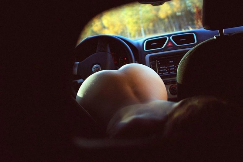 Naked photo shoot in the car