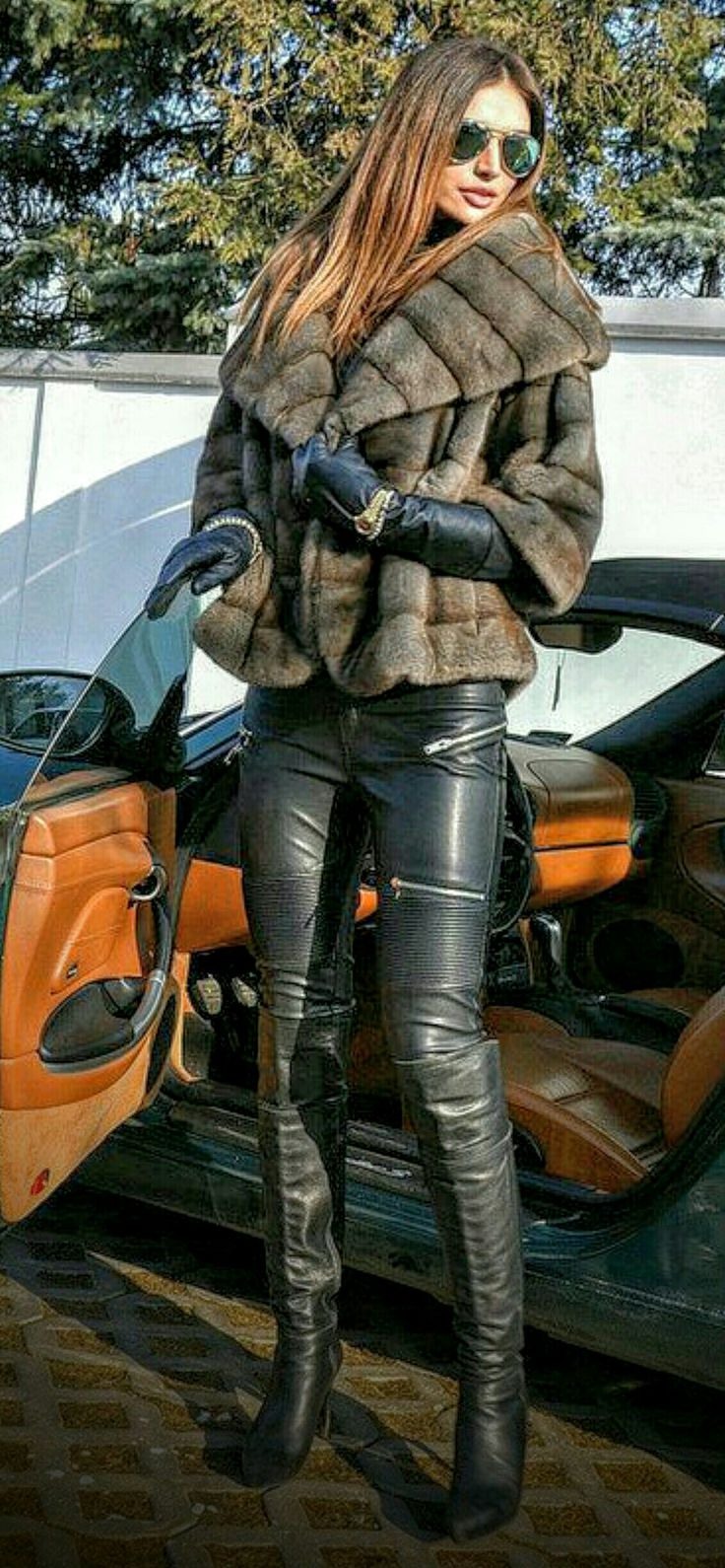 Brandy Love Naked in a fur coat