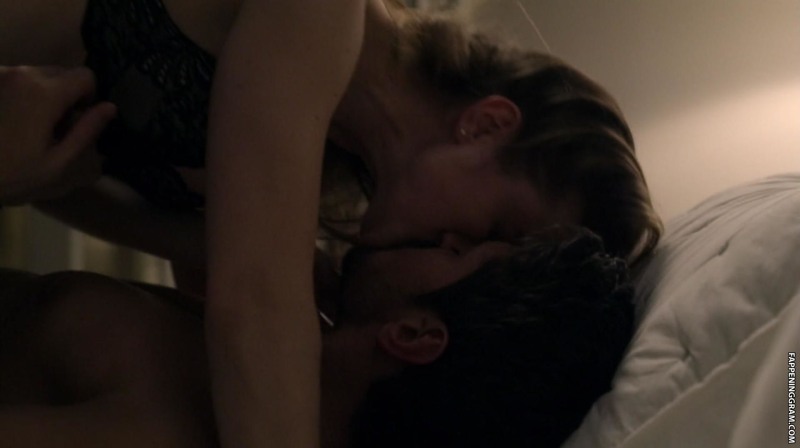 Christina (Melissa Mendiny) Anal