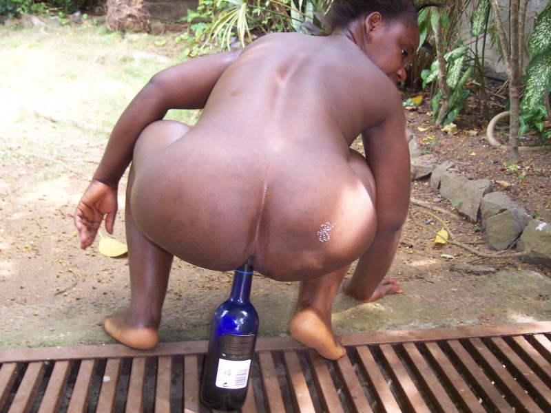 Naked women of African tribes