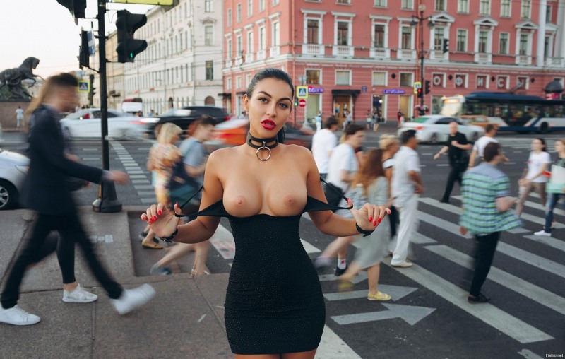Glamor Big Tits Public