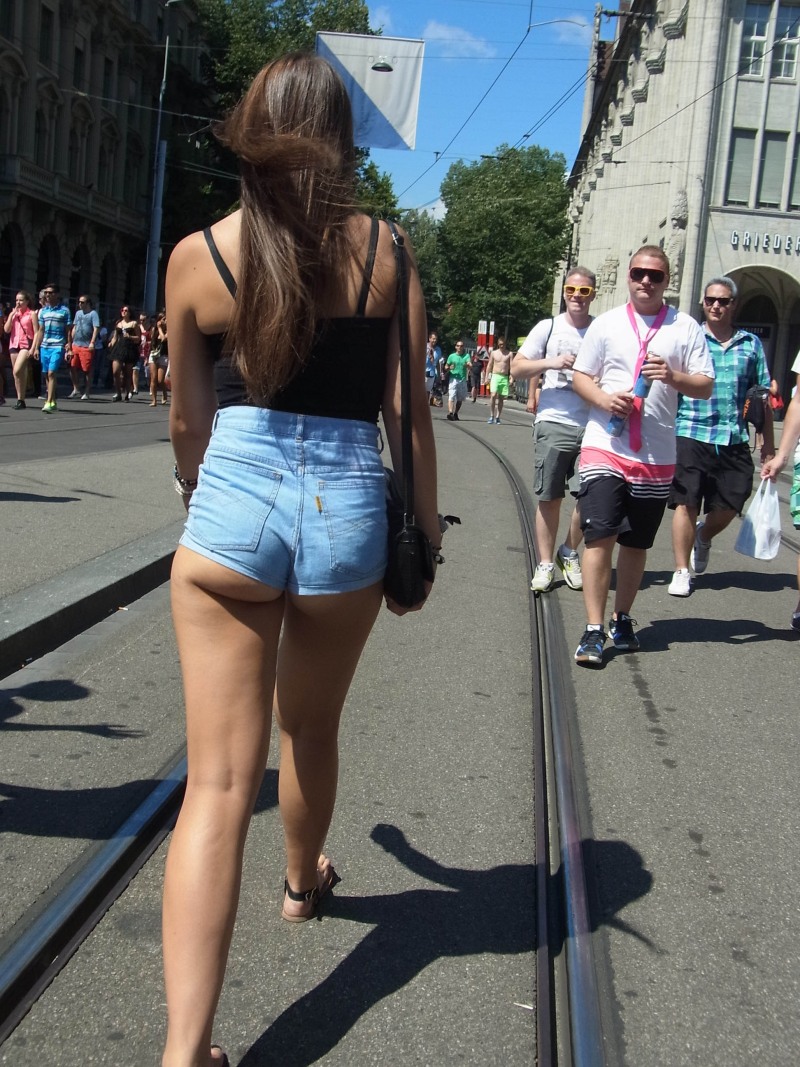 Beautiful girls on the streets of America