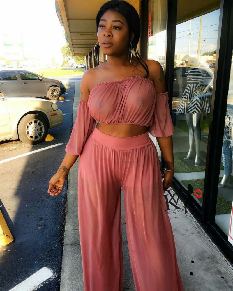 Celebrities without panties