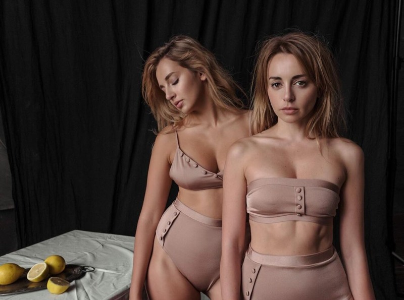 Rachel Cook Model Hot 18