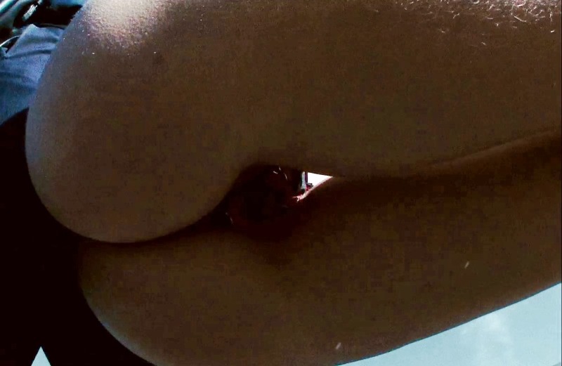 Naked Amy Smart in the movie Adrenaline 2