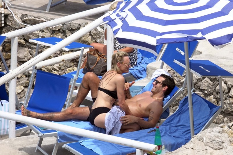 Robin Wright Erotic scenes