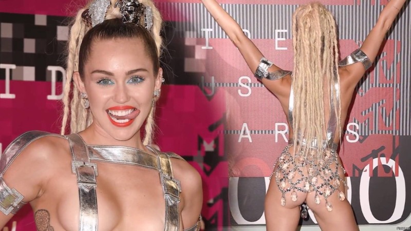 Naked stars of the show of business