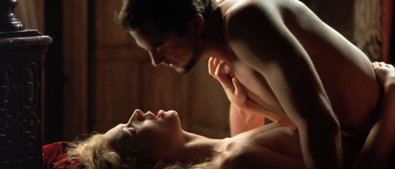 Gwyneth Paltrow is erotic