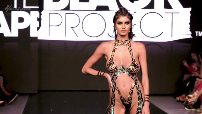 New York Metro without pants