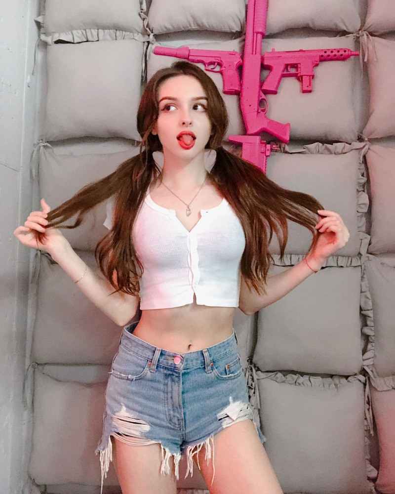 Elina Karimova Korea