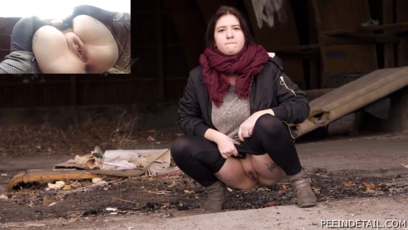 Group women's pissing