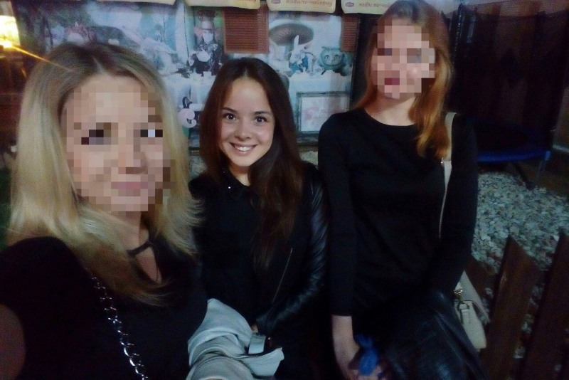 Poses for intimate photography in the mirror