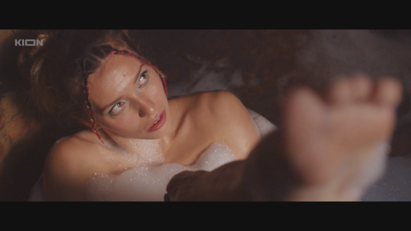 Beautiful women of easy virtue