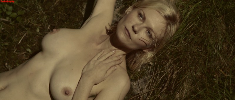 Fakes on naked Kirste Dunst