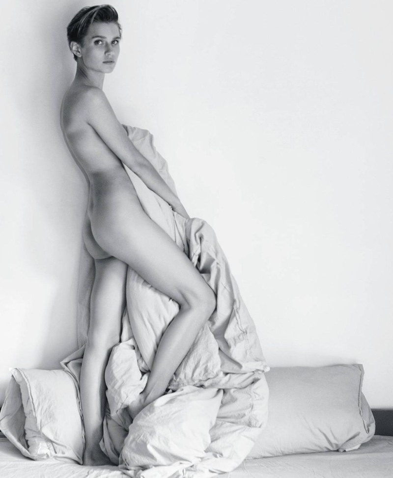 Daria Yekamasova breast