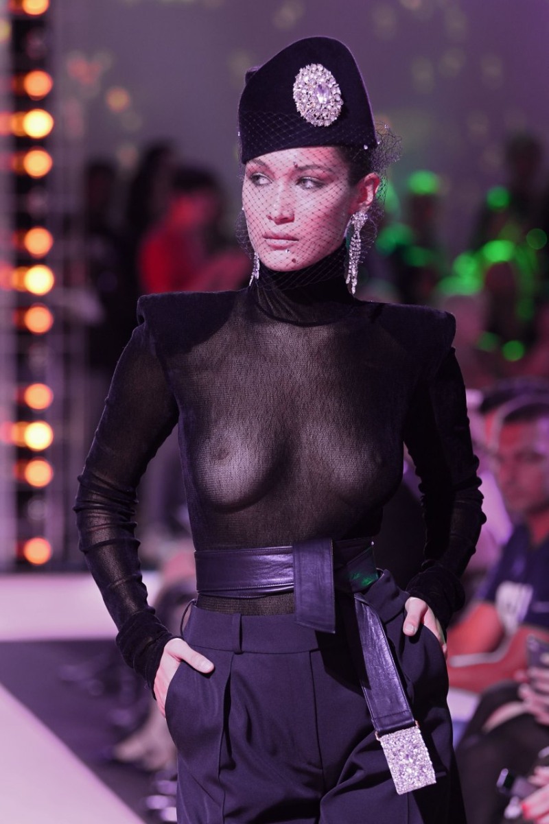 Bella Hadid Bella Nipples