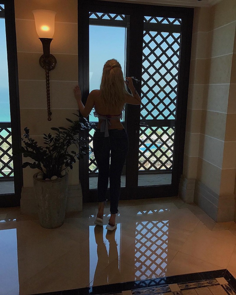 Mariam Pashayeva shines through linen