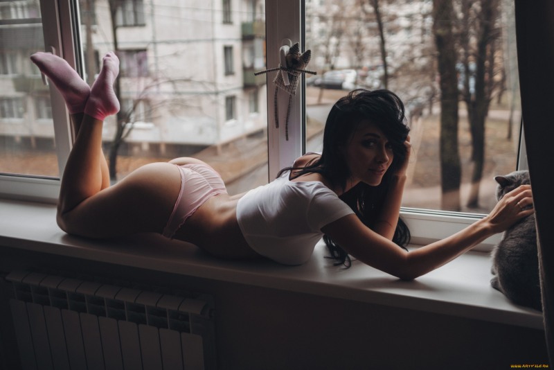 Emma Roberts Paradise hills