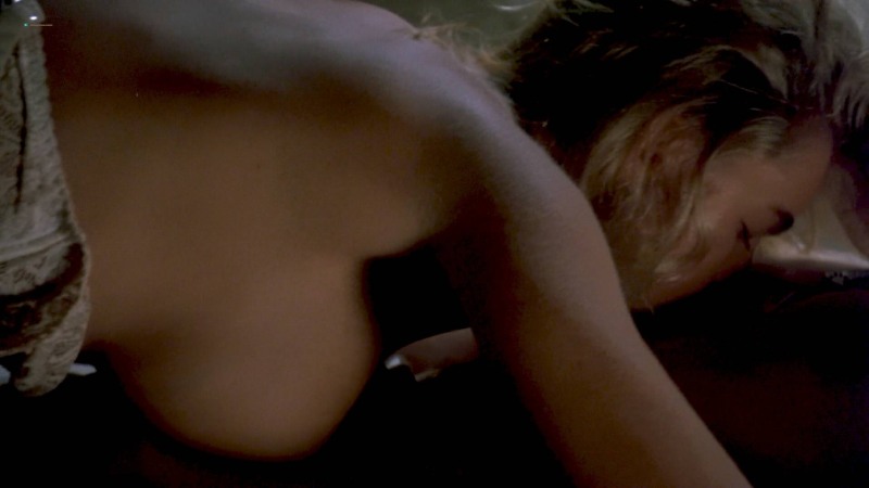 Erica Eleniac Naked in the movie Convoirs