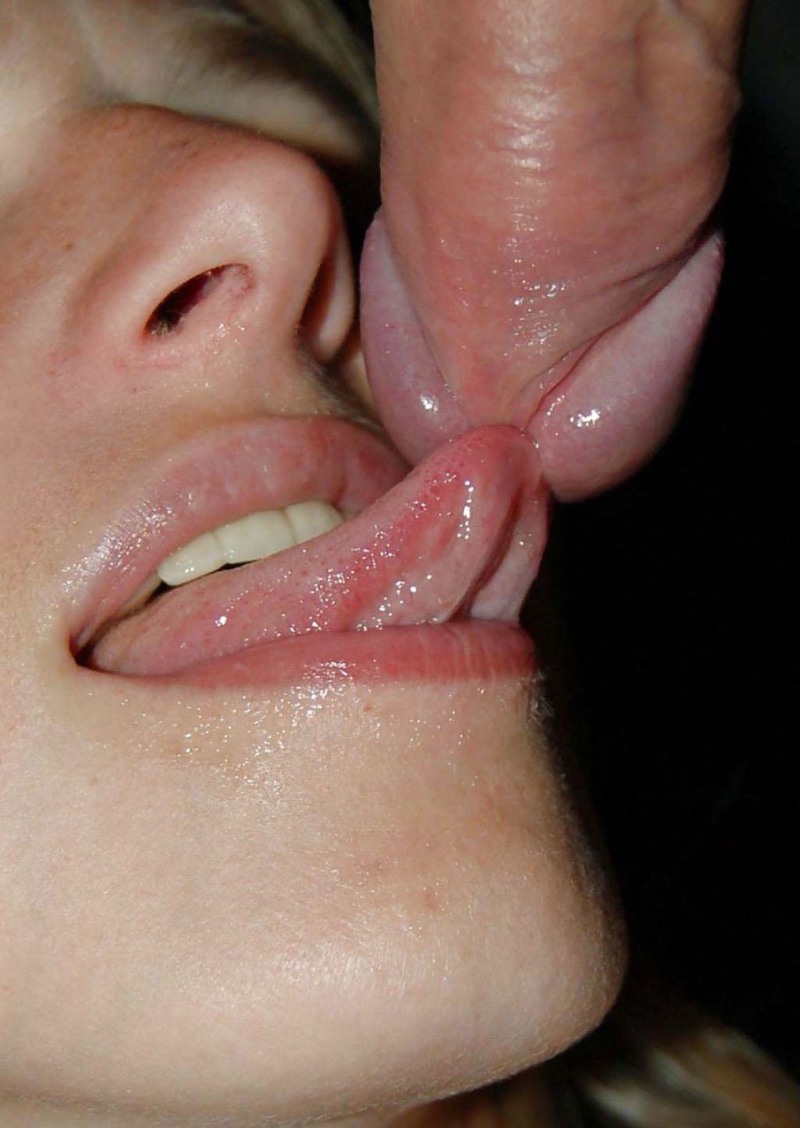 Tongue on the head