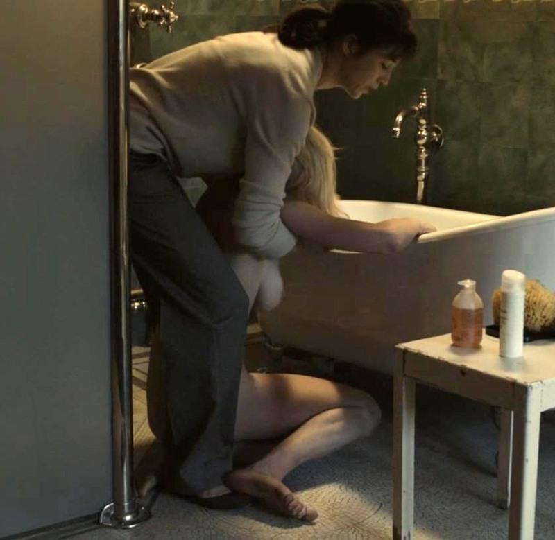 Kirste Dunst Melancholy in the bathroom