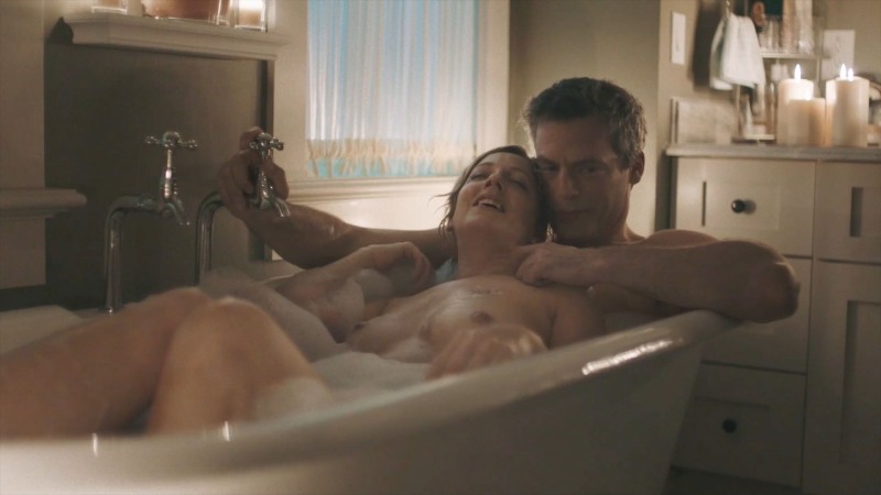 Leslie Mann bed scenes