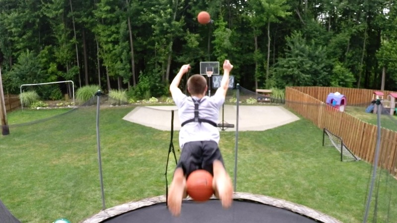 Sandra Jennifer Trampoline