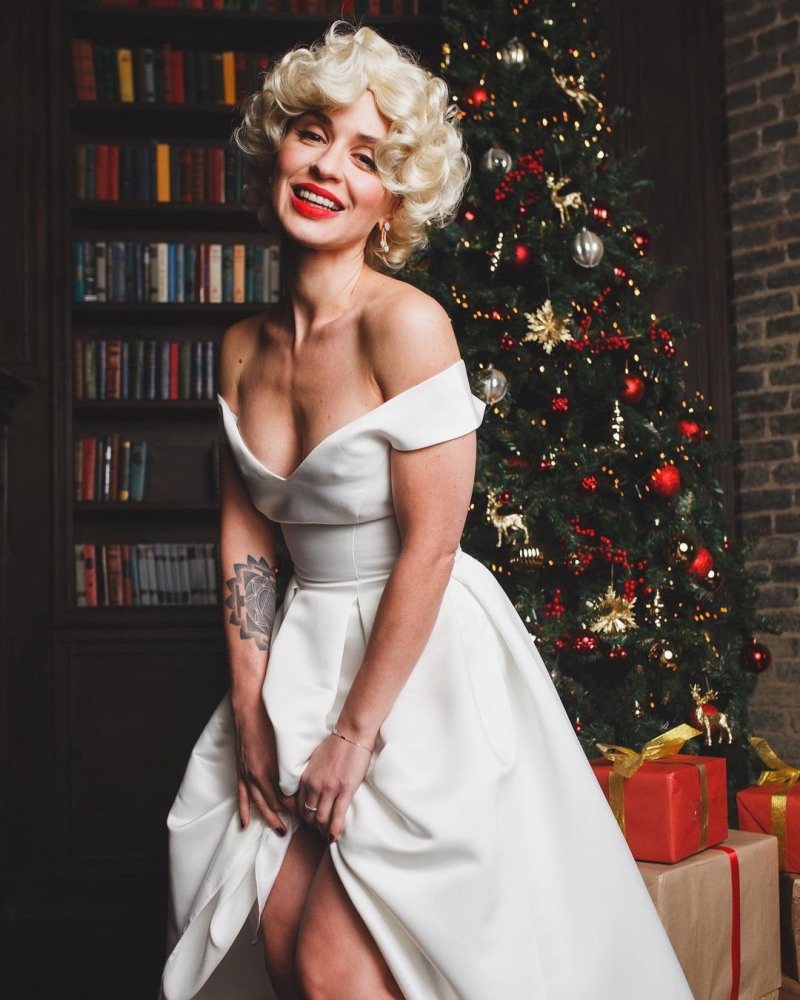 Victoria Tolstoganova is naked