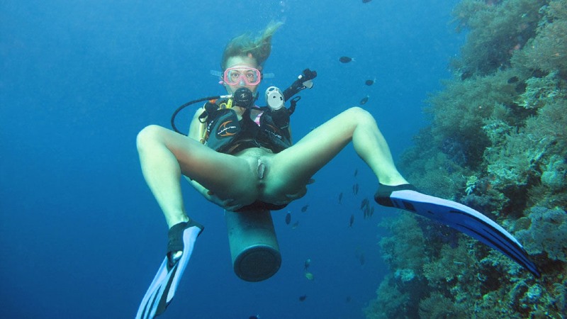 Nikki Thorne Naked Diving