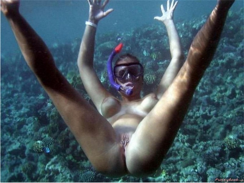 Naked under water coarsely