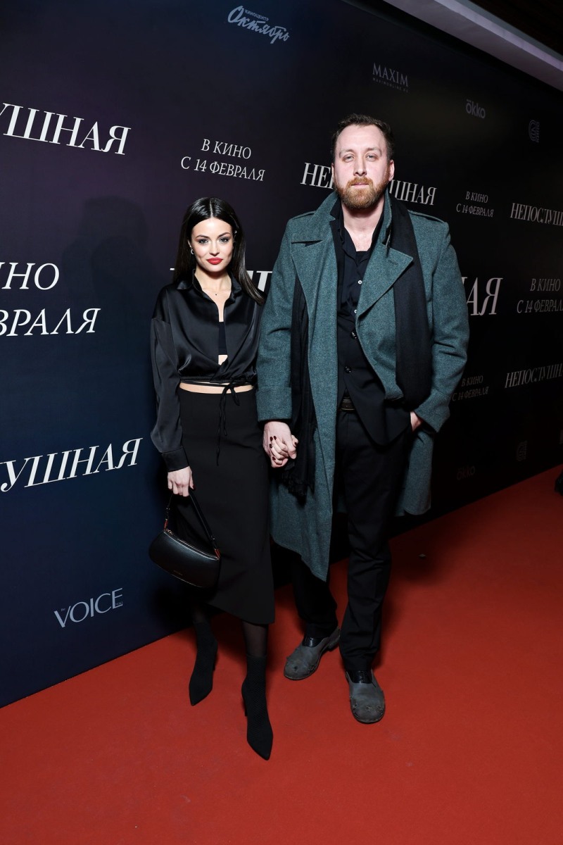 Mayakovsky smiles Mayakovsky laughs Mayakovsky mocking