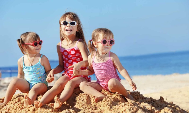 Family naturalists at sea