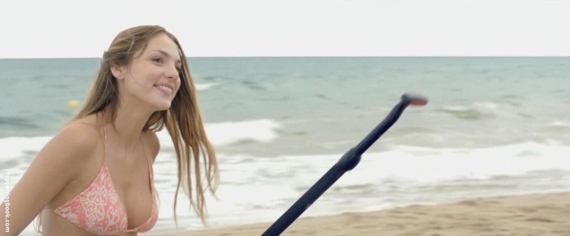 Aria amor Naked porn model