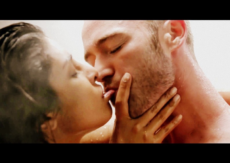 Poyanka Chopra Kuantiko Kiss