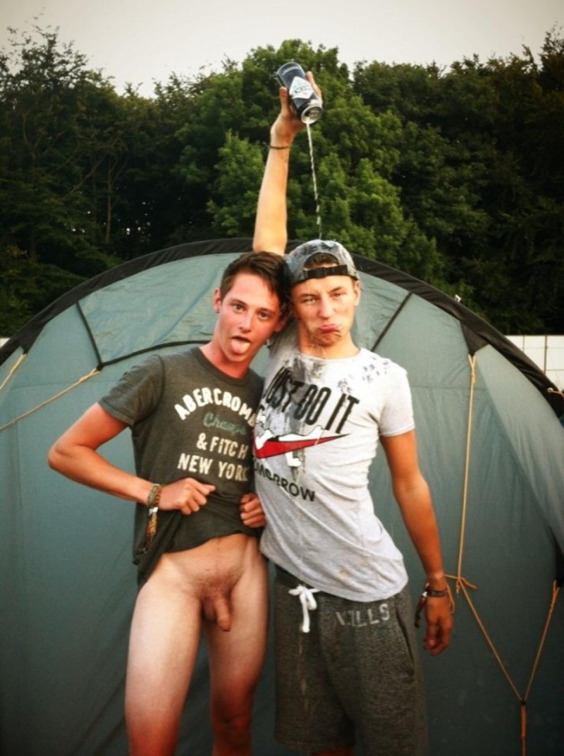 The ports of the Army Member pulled