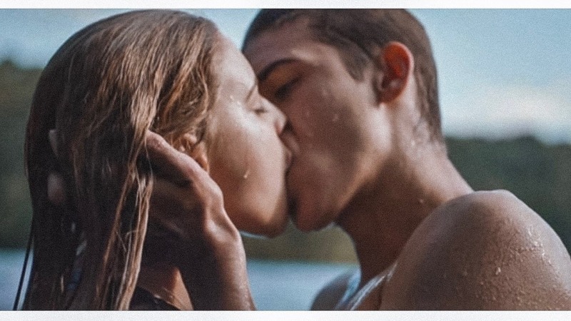 Erect public reaction of girls