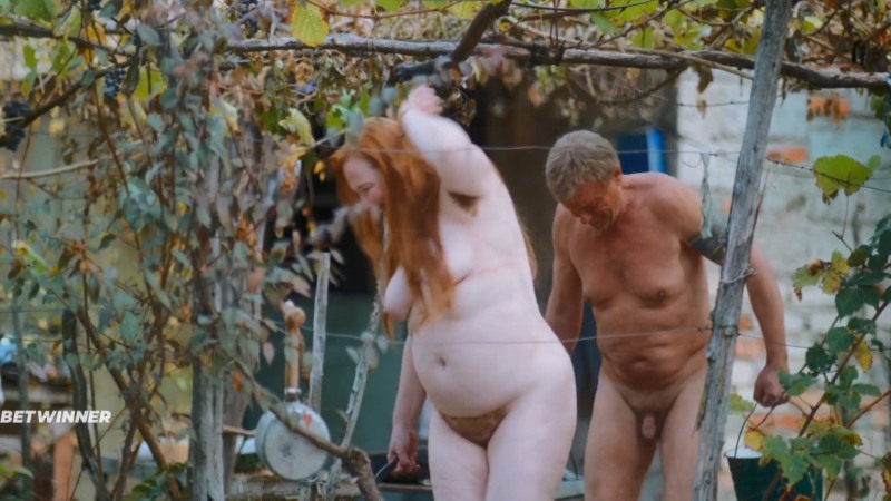 Julia AUG Intimate places