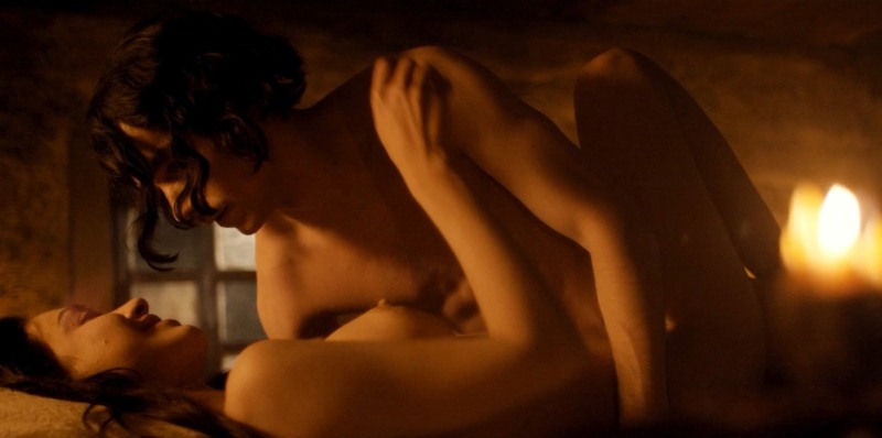 Julia Franz Gogol bed