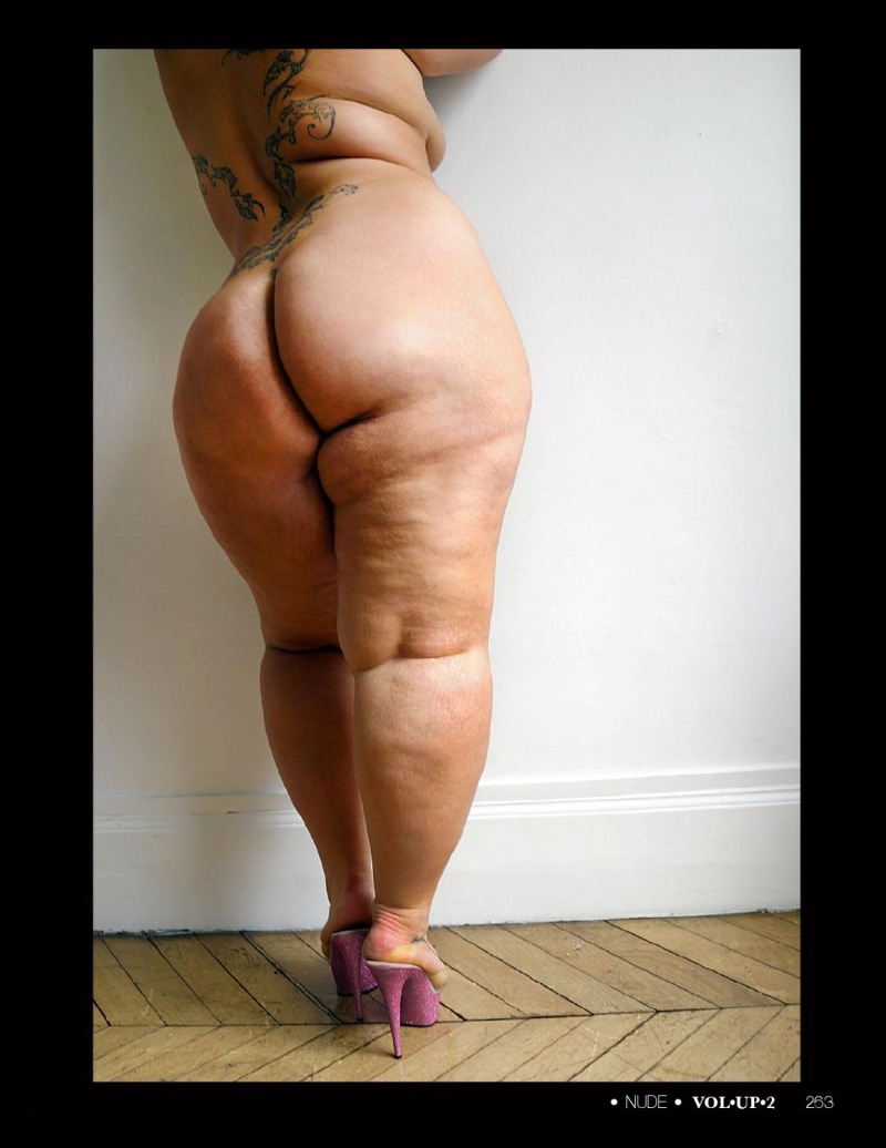 Masturbation of thick women in nylon-porno