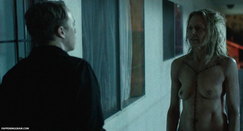 Bonnie Tyler without panties