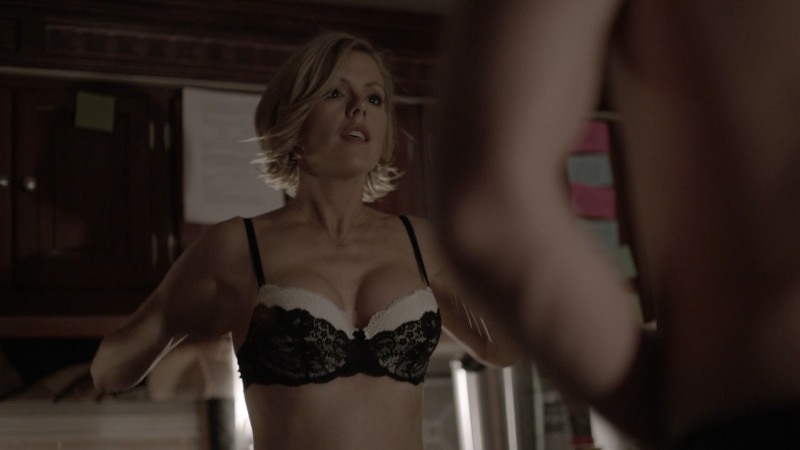 Kathleen Robertson Hot